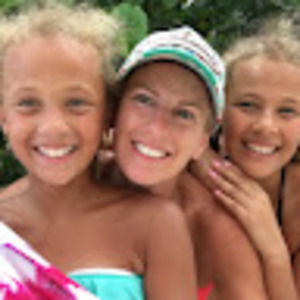 Meet your Posher, Lara